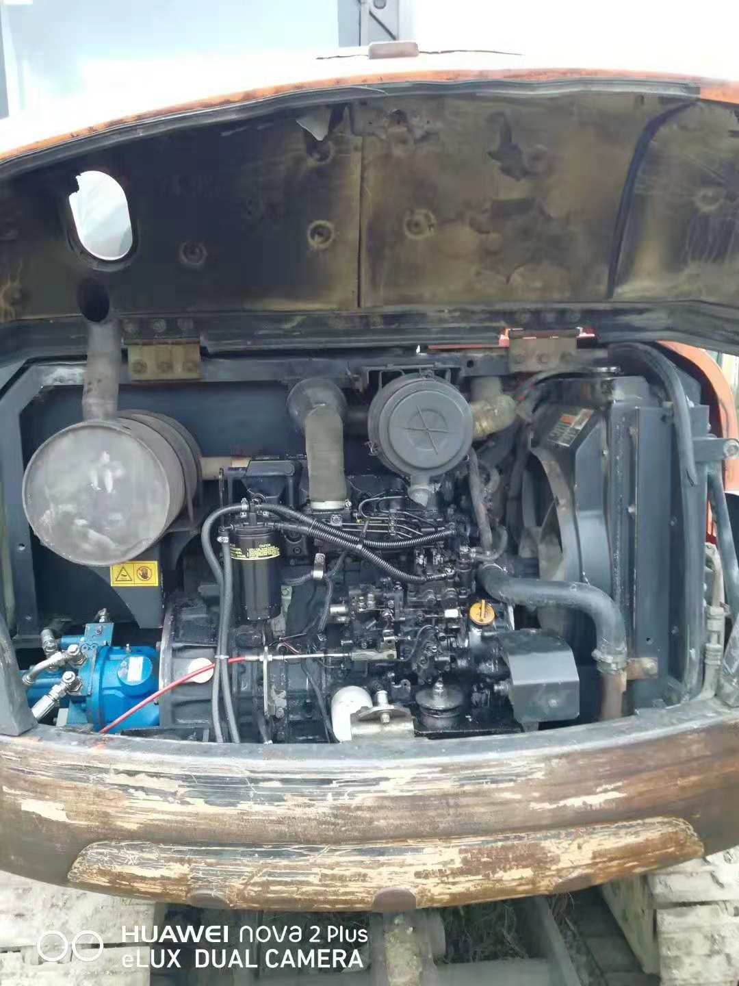 履带式挖掘机行走装置.jpg 履带式挖掘机行走装置.jpg