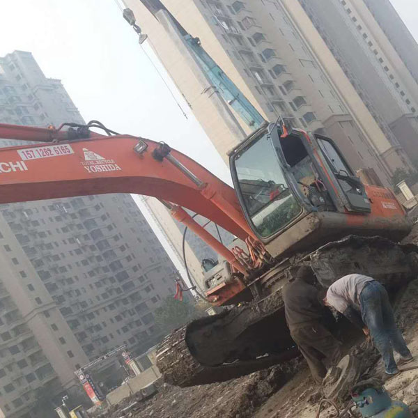 挖掘机冷却系统.jpg 挖掘机冷却系统.jpg