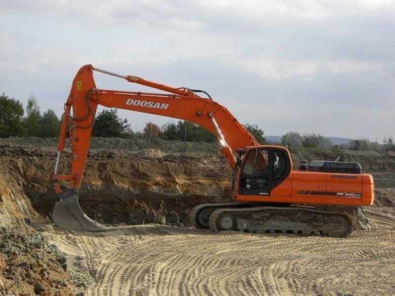 挖掘机厂家.jpg 挖掘机厂家.jpg